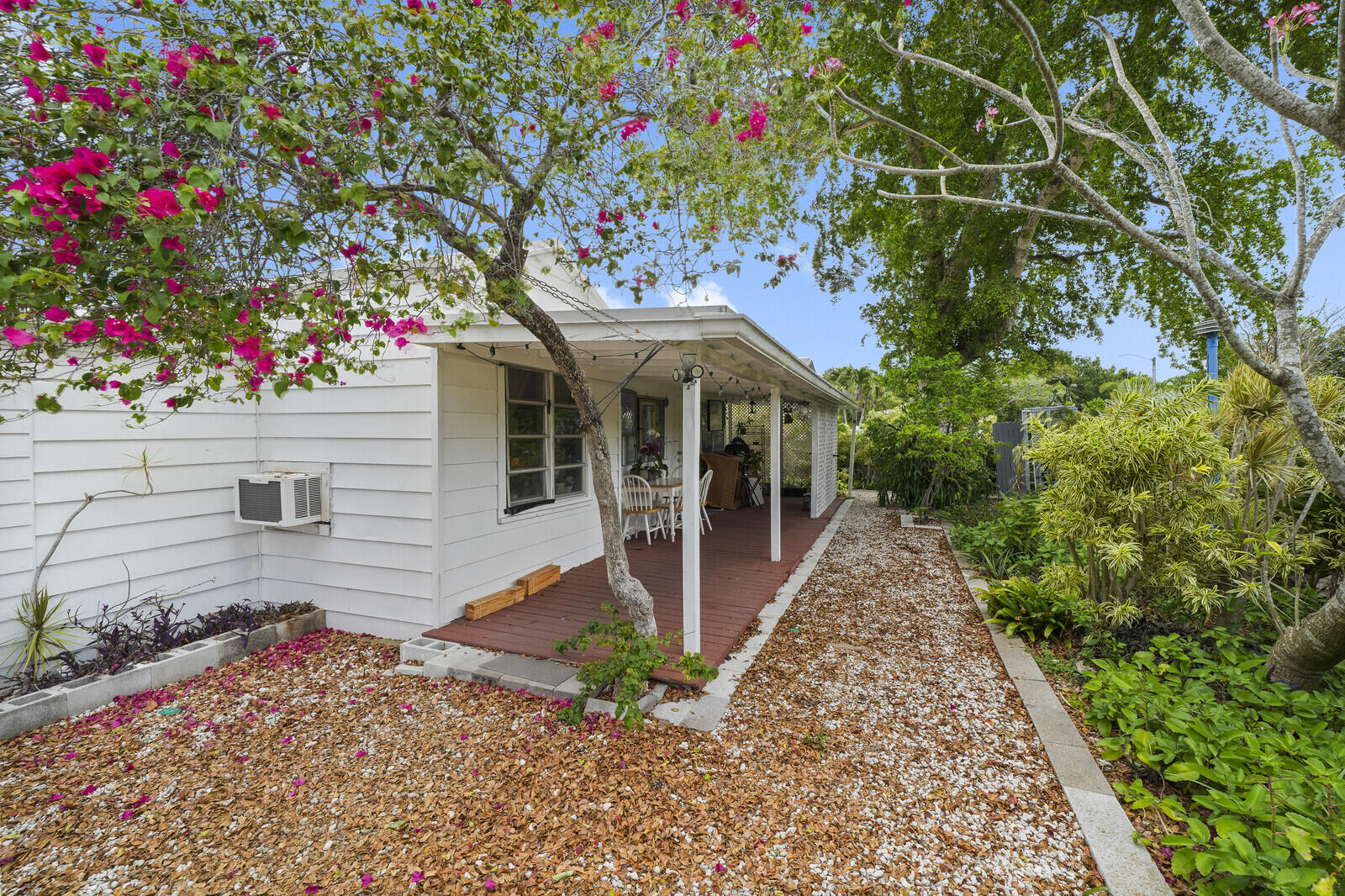 LAUDERDALE PARK 6-33 1/2 - Residential Income