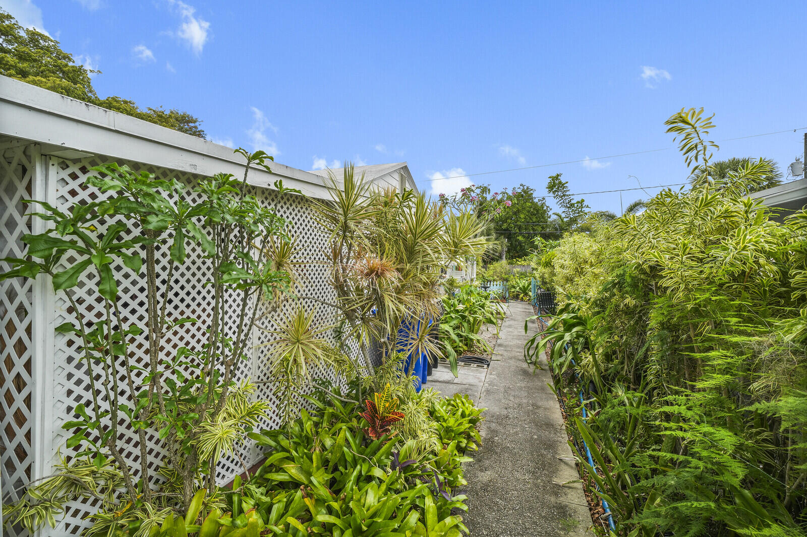 LAUDERDALE PARK 6-33 1/2 - Residential Income