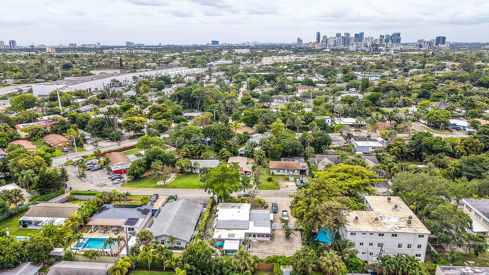 LAUDERDALE PARK 6-33 1/2 - Residential Income