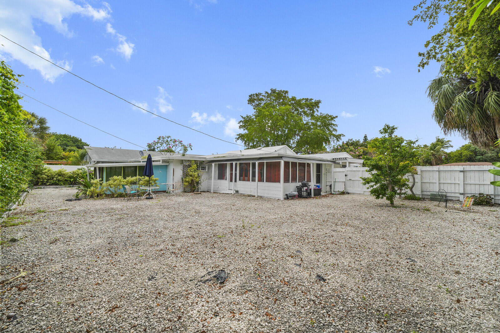 LAUDERDALE PARK 6-33 1/2 - Residential Income