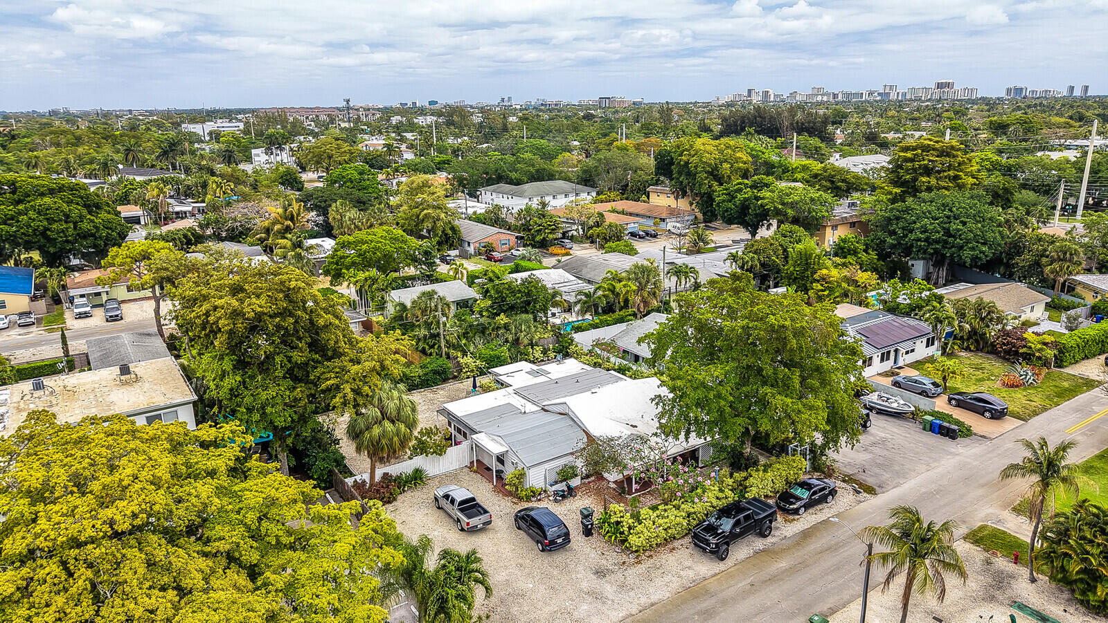 LAUDERDALE PARK 6-33 1/2 - Residential Income