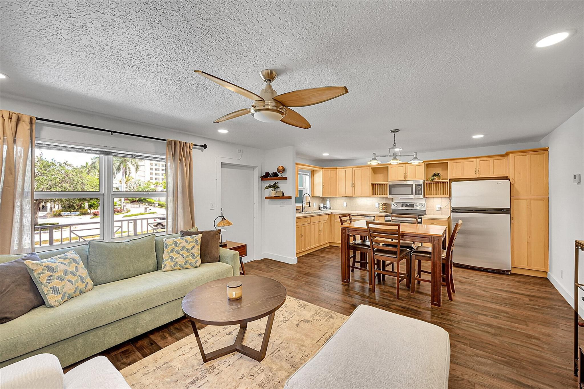 2850 NE 14th St Causeway B-203