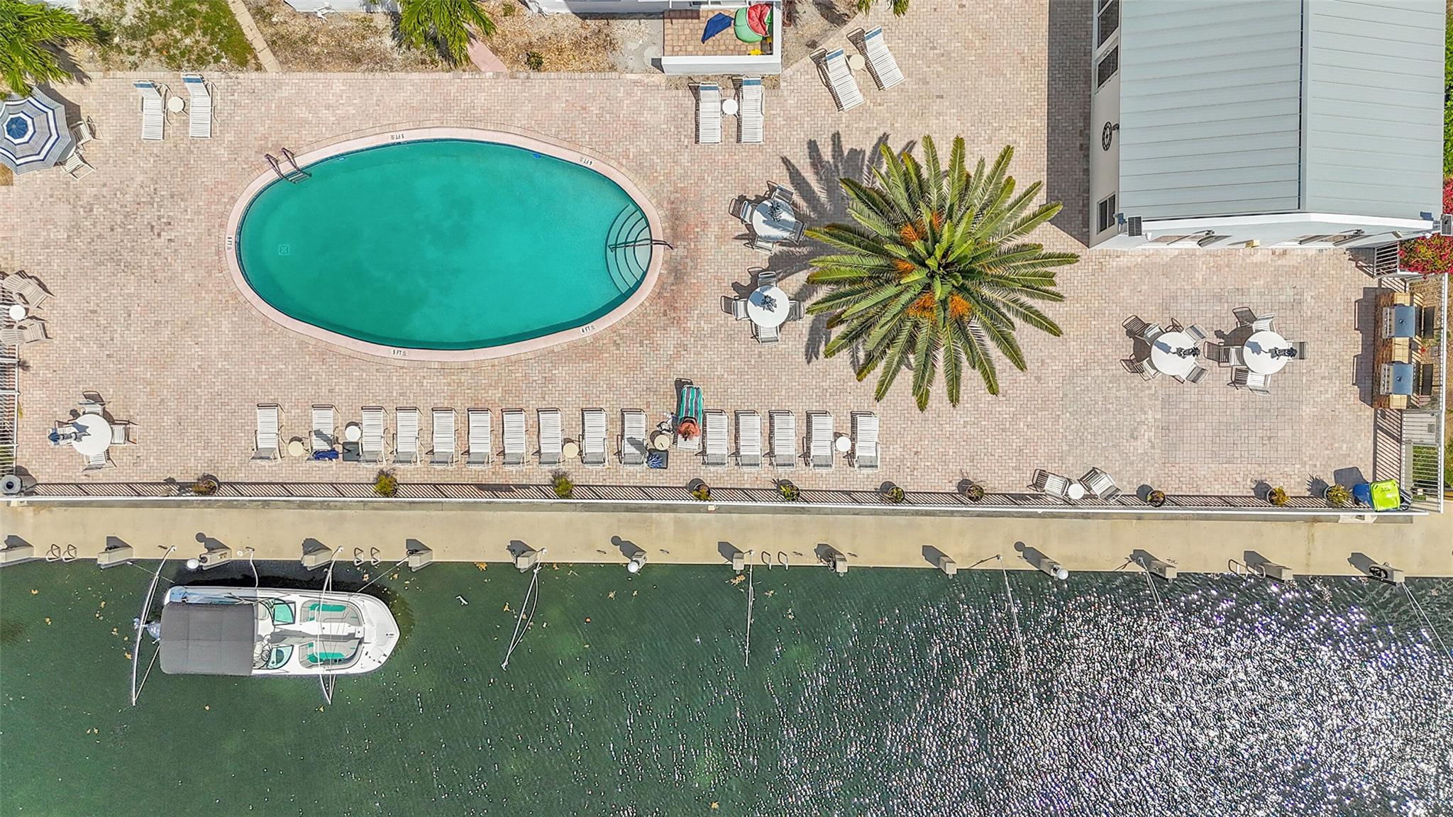 HARBOR'S EDGE OF POMPANO - Residential