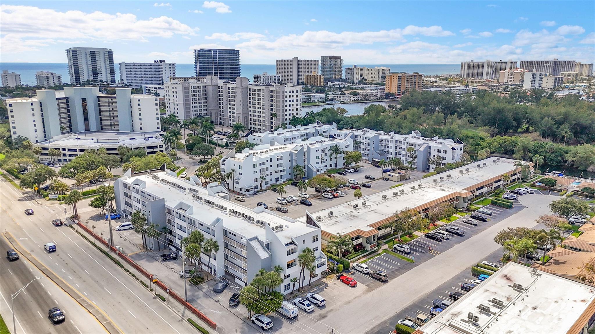 HARBOR'S EDGE OF POMPANO - Residential