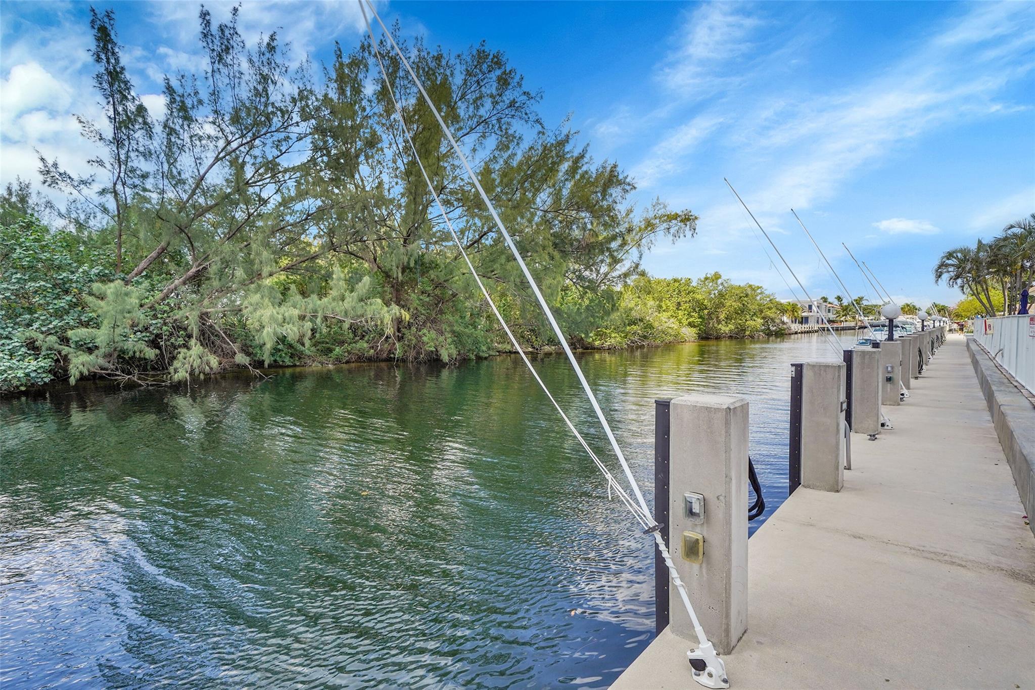 HARBOR'S EDGE OF POMPANO - Residential