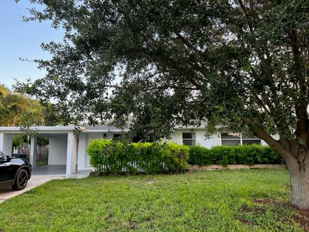 Photo of 275 NE 28th Terrace, Boca Raton, FL 33431 (MLS # R11094399)