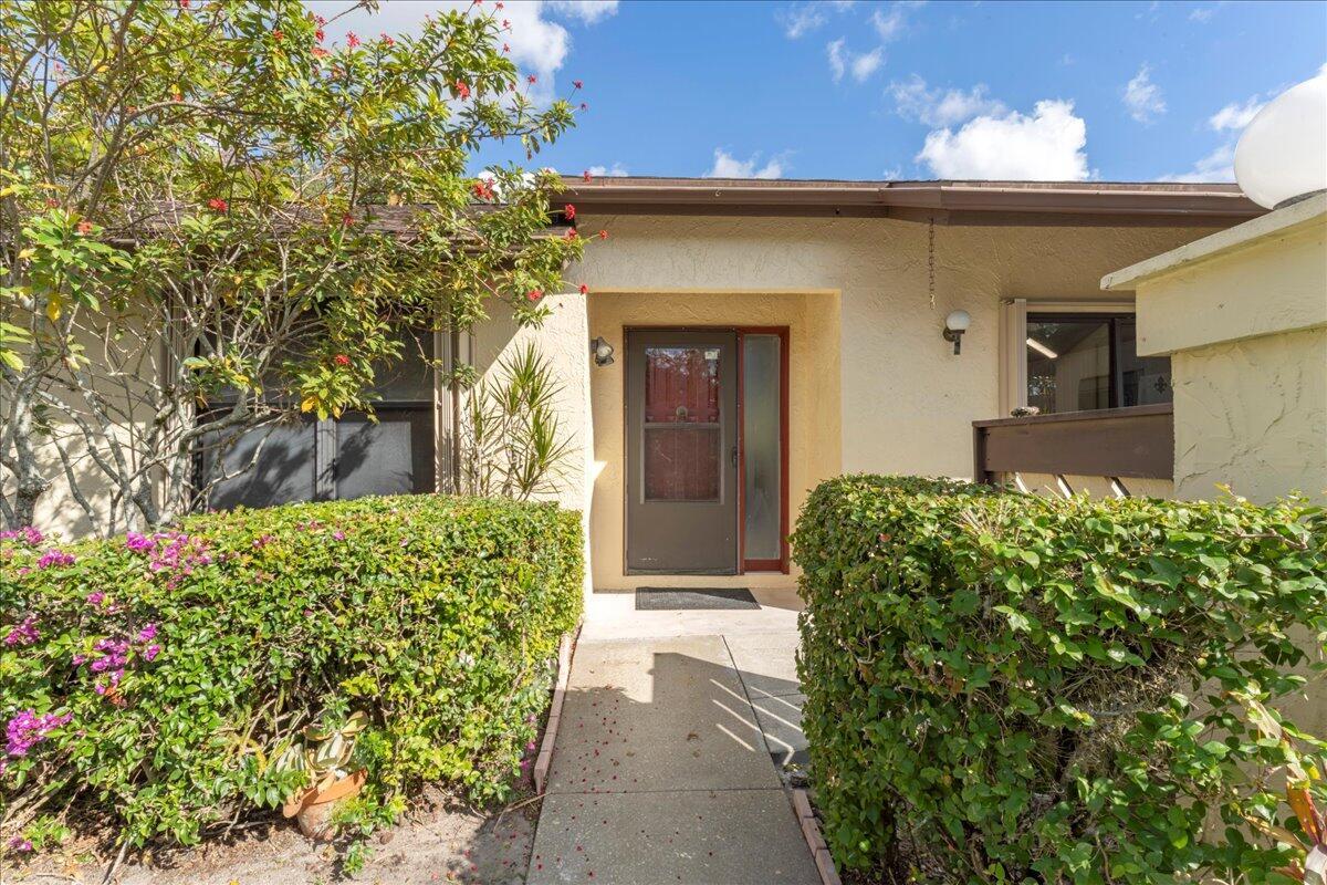 View photos, virtual tours, details... 7 Bay Cedar Court