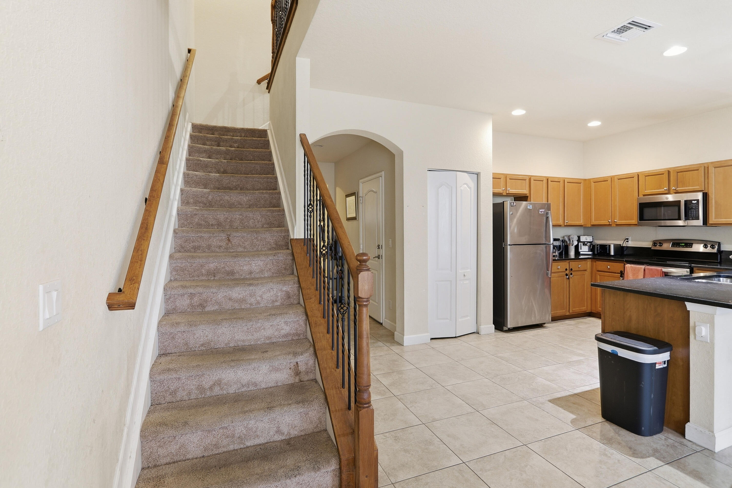 CHARLESTON COMMONS - Residential