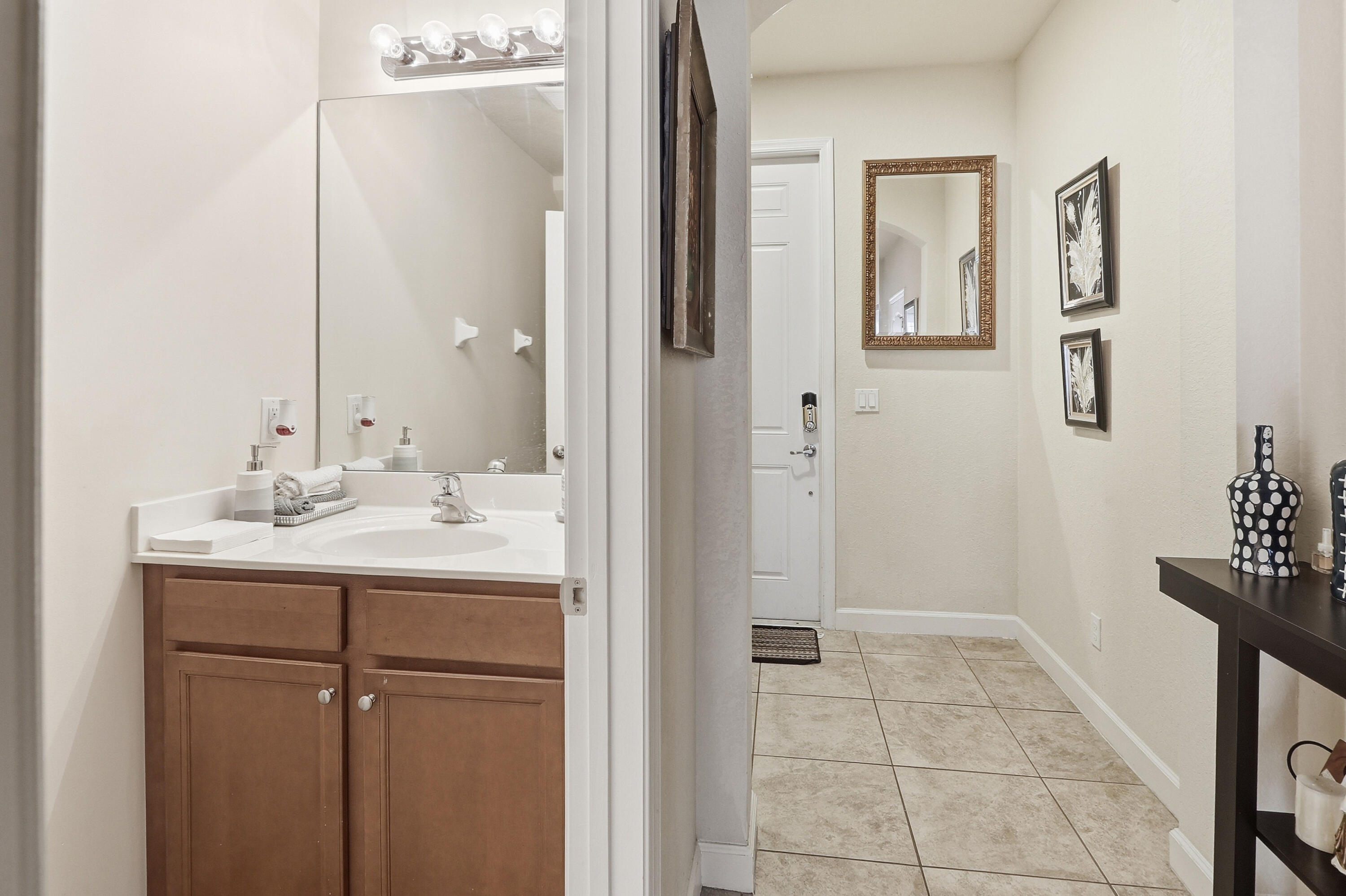 CHARLESTON COMMONS - Residential