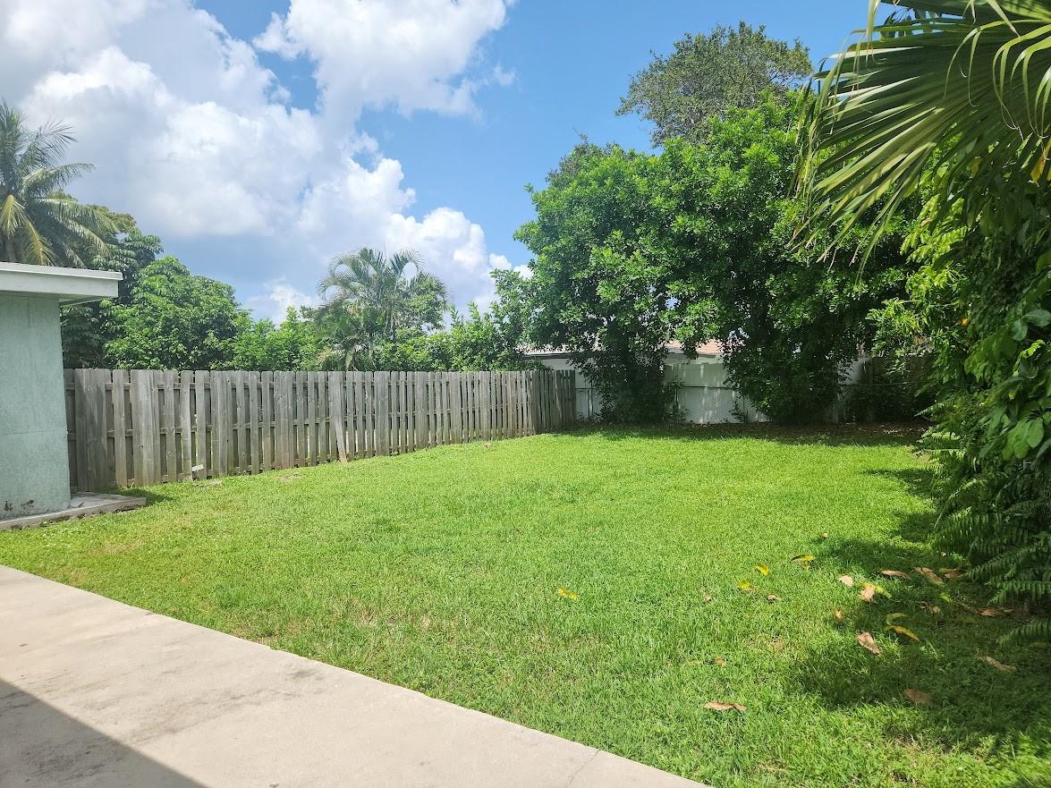 2940 NE 19th Ter
