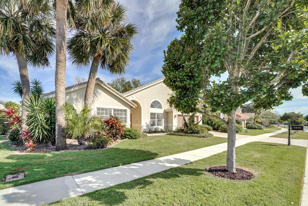 Photo of 7375 Sterling Falls Lane, Boynton Beach, FL 33437 (MLS # R11056388)