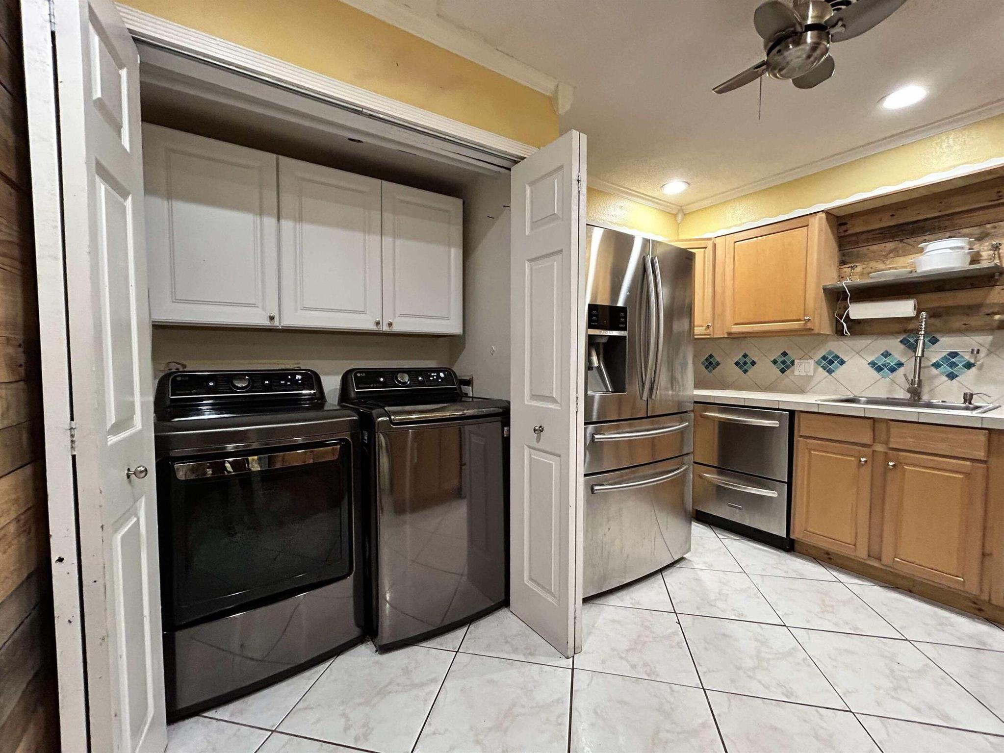 ARROWHEAD GOLF & TENNIS C - Residential
