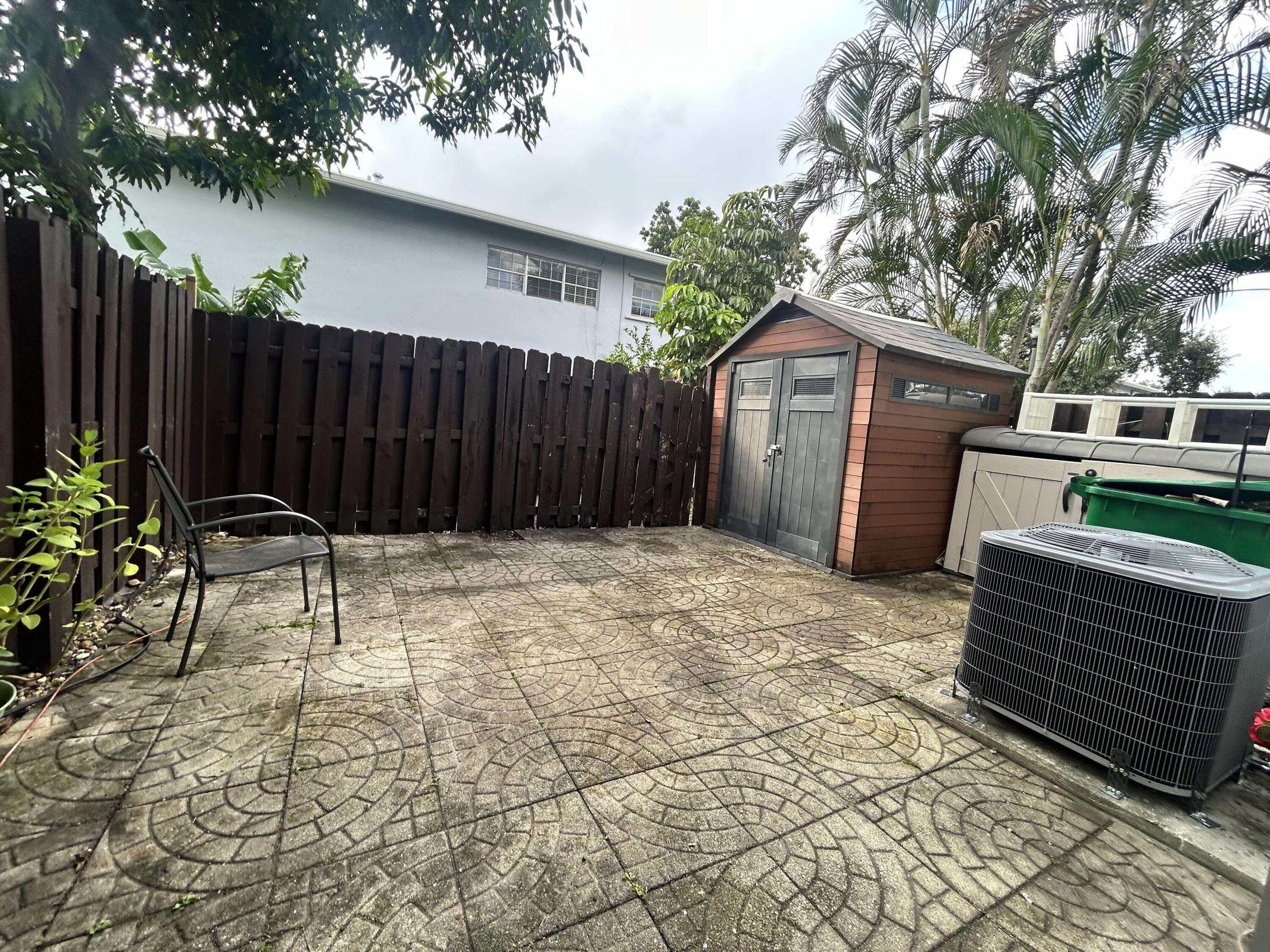 ARROWHEAD GOLF & TENNIS CLUB - Residential