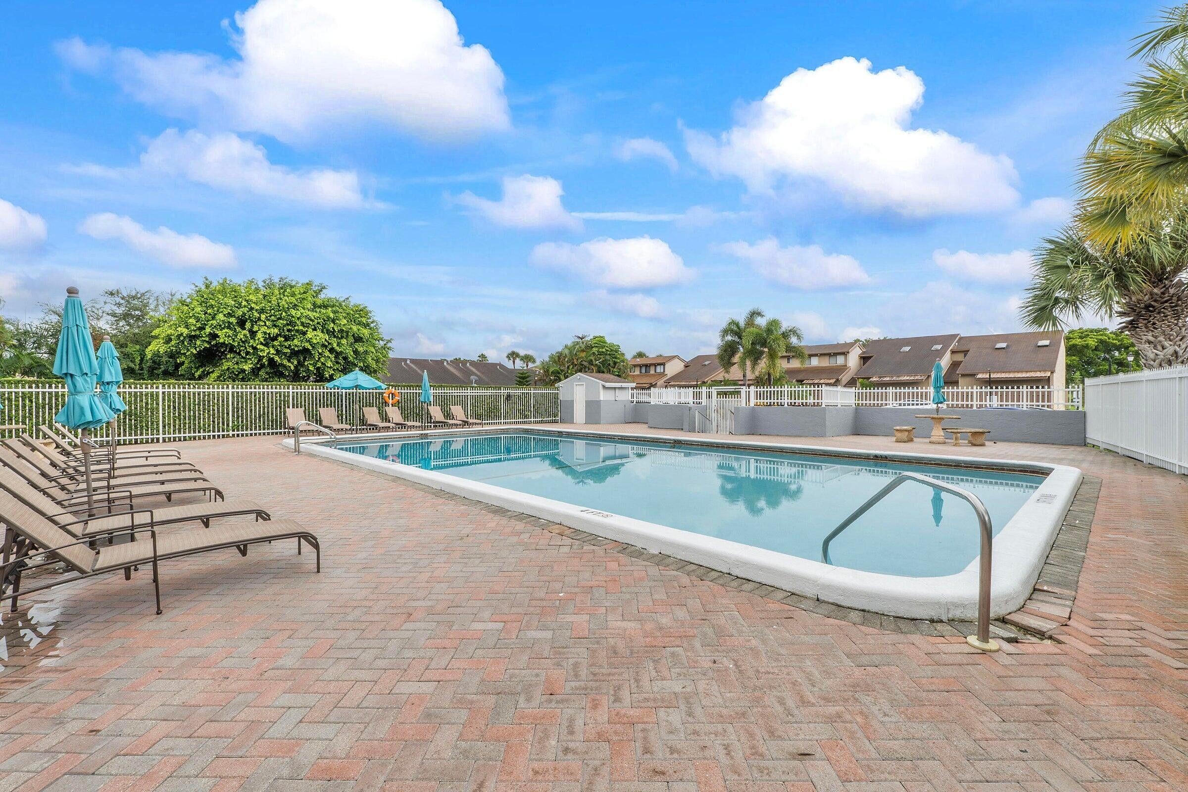 ARROWHEAD GOLF & TENNIS CLUB - Residential