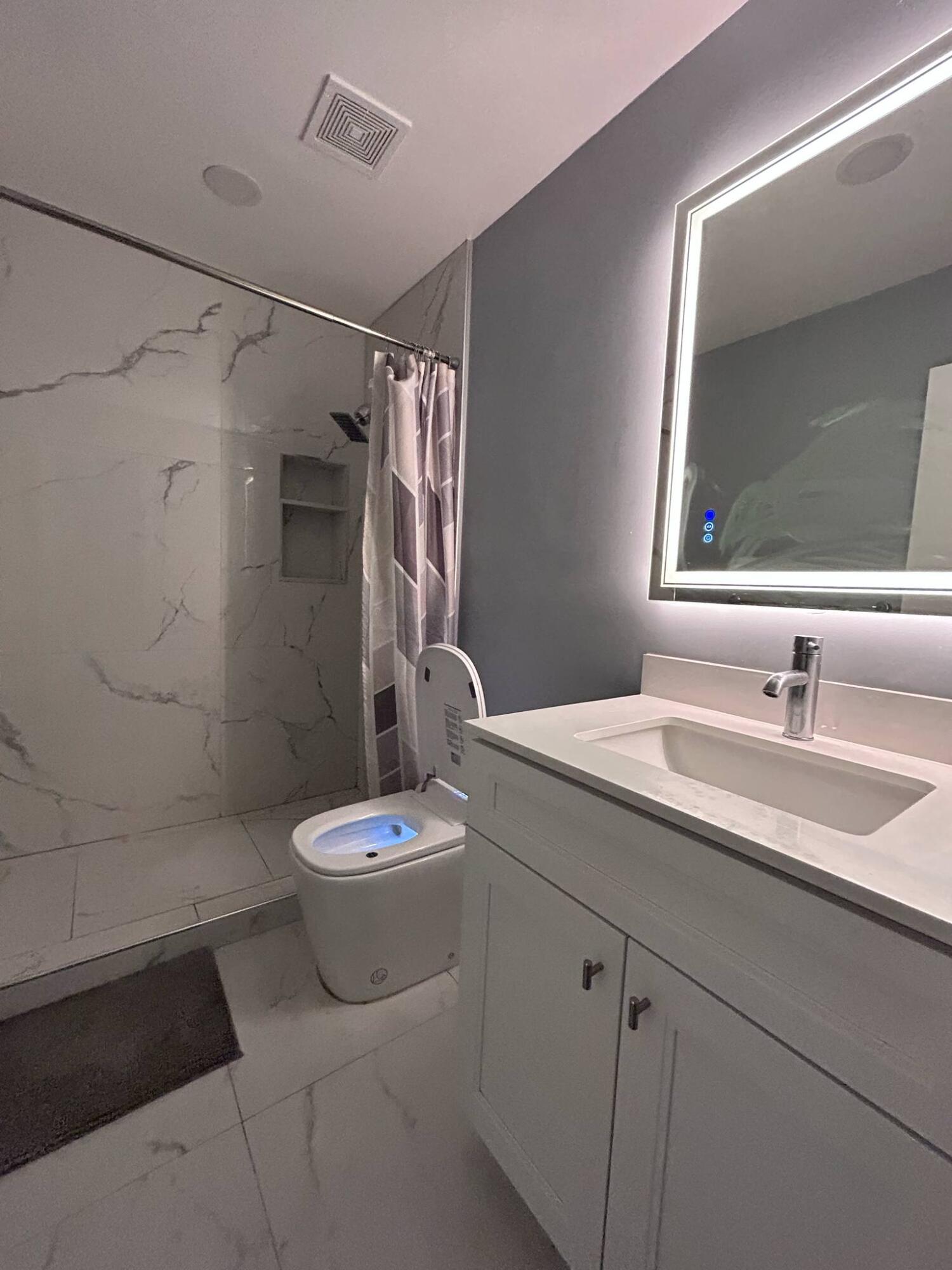 ARROWHEAD GOLF & TENNIS CLUB - Residential