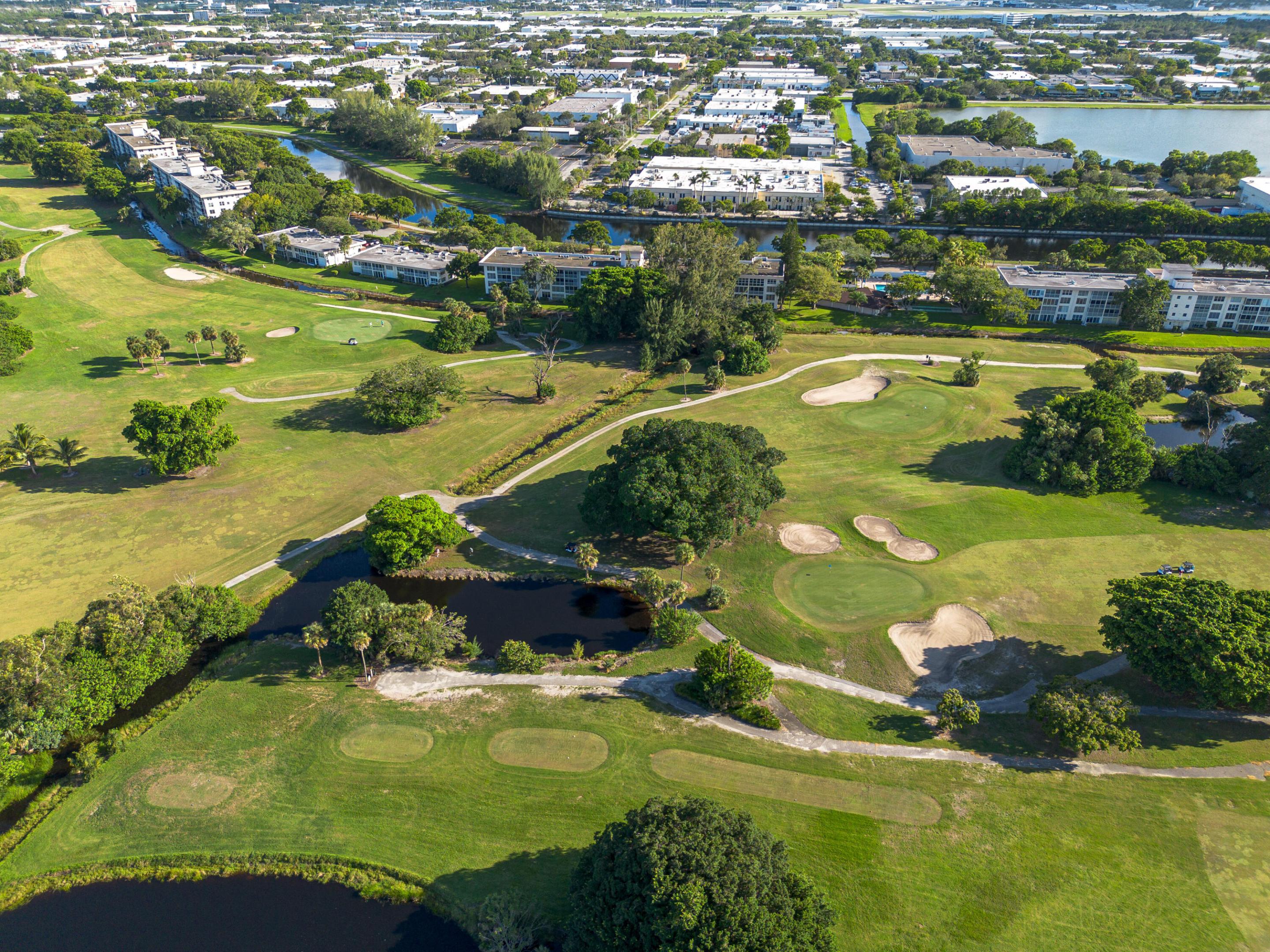 NO 34 PALM-AIRE COUNTRY CLUB - Residential