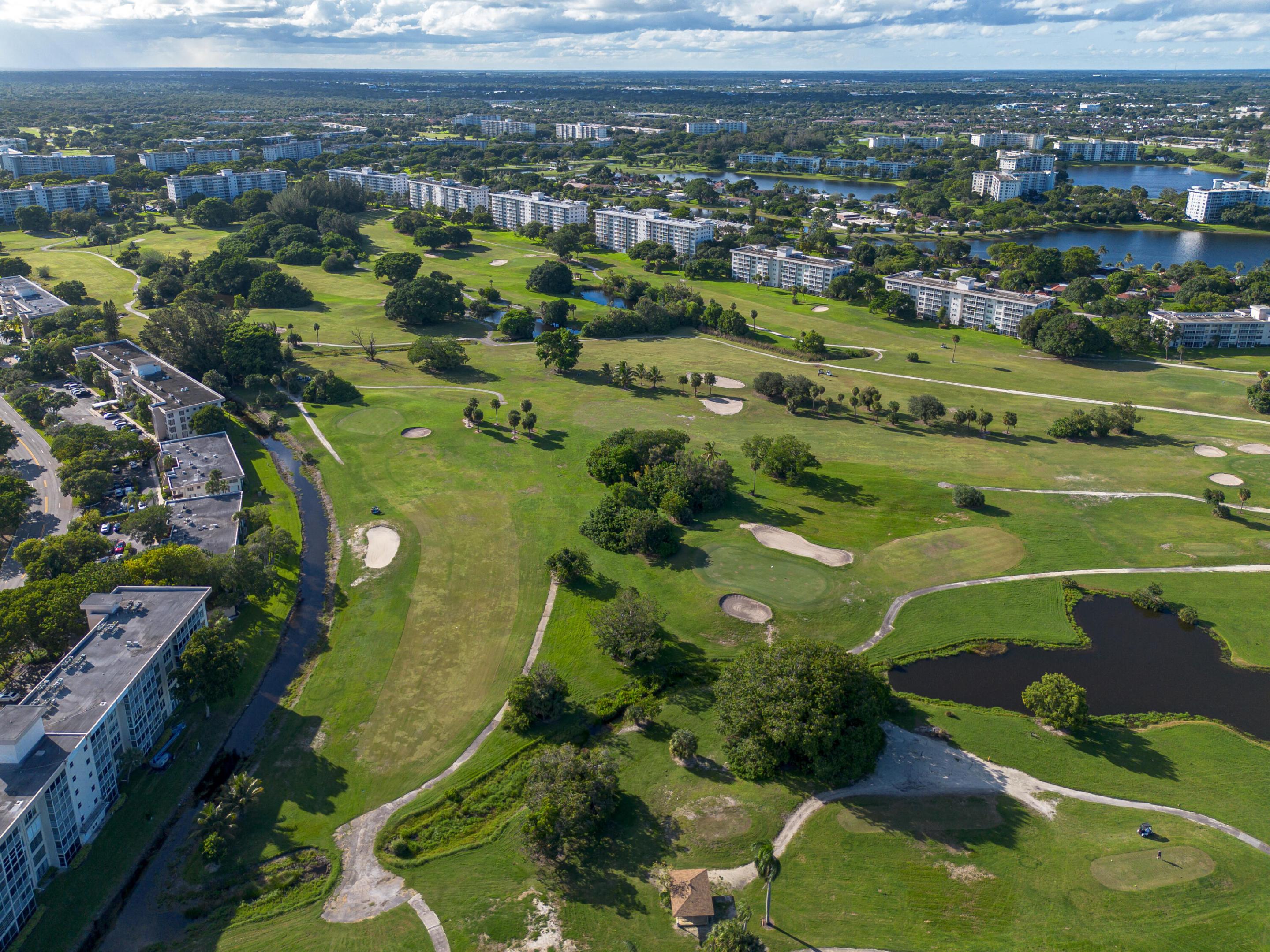 NO 34 PALM-AIRE COUNTRY CLUB - Residential