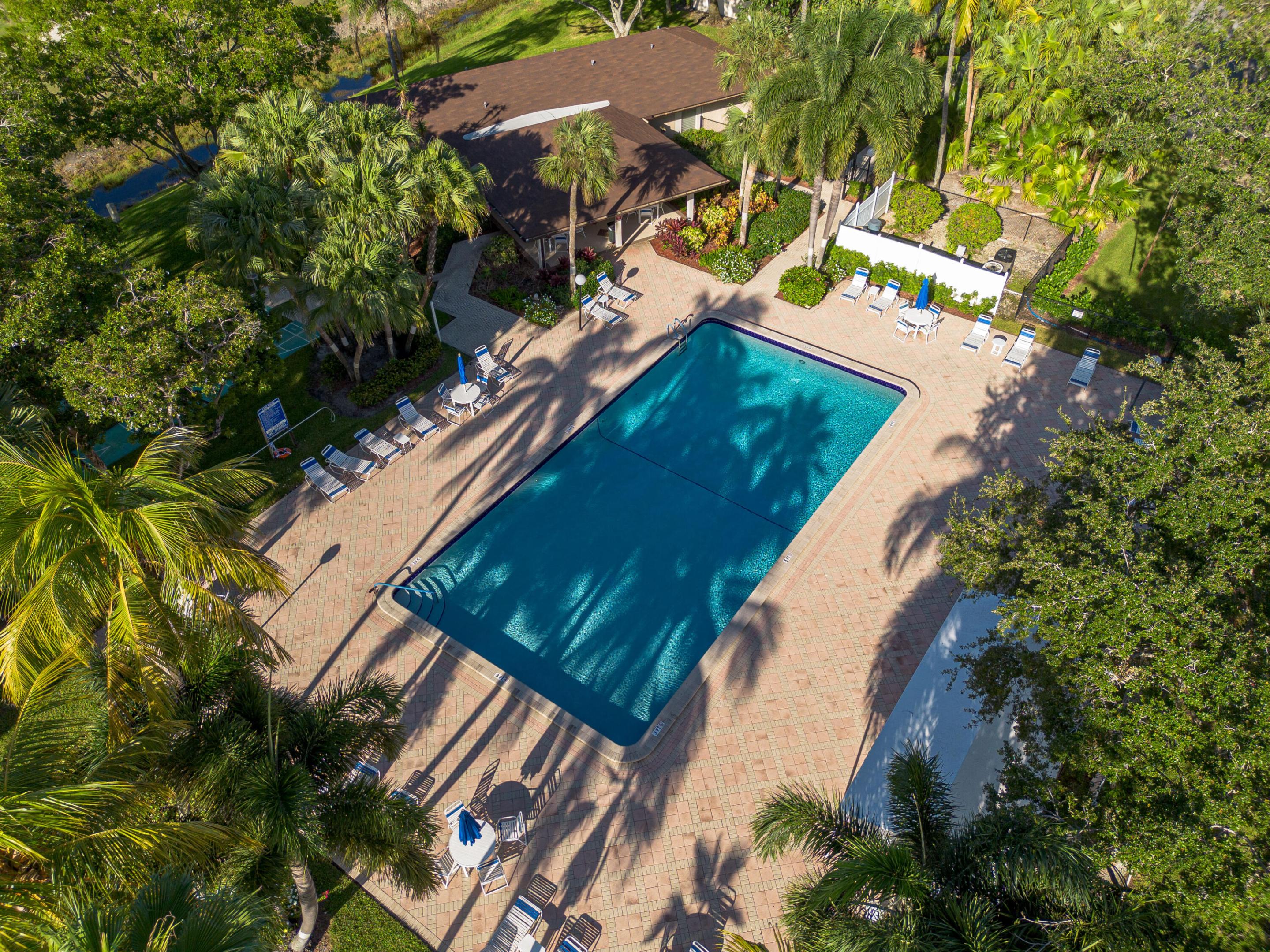 NO 34 PALM-AIRE COUNTRY CLUB - Residential