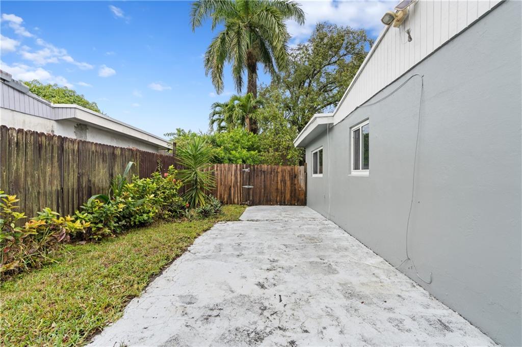 Look Homesites 3 39-37 B - Residential