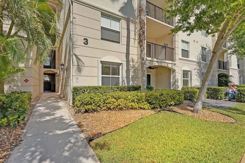 Photo of 3115 Tuscany Way, Boynton Beach, FL 33435 (MLS # R11097768)