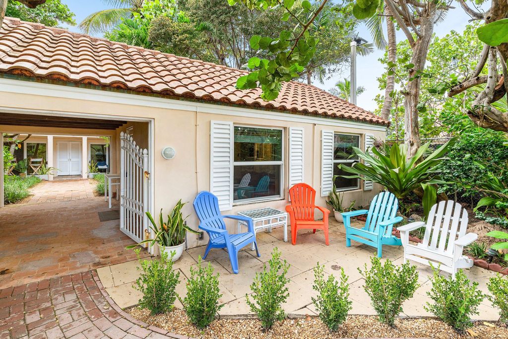 Photo of 72 S Ocean Boulevard #1, Delray Beach, FL 33483 (MLS # R11128476)