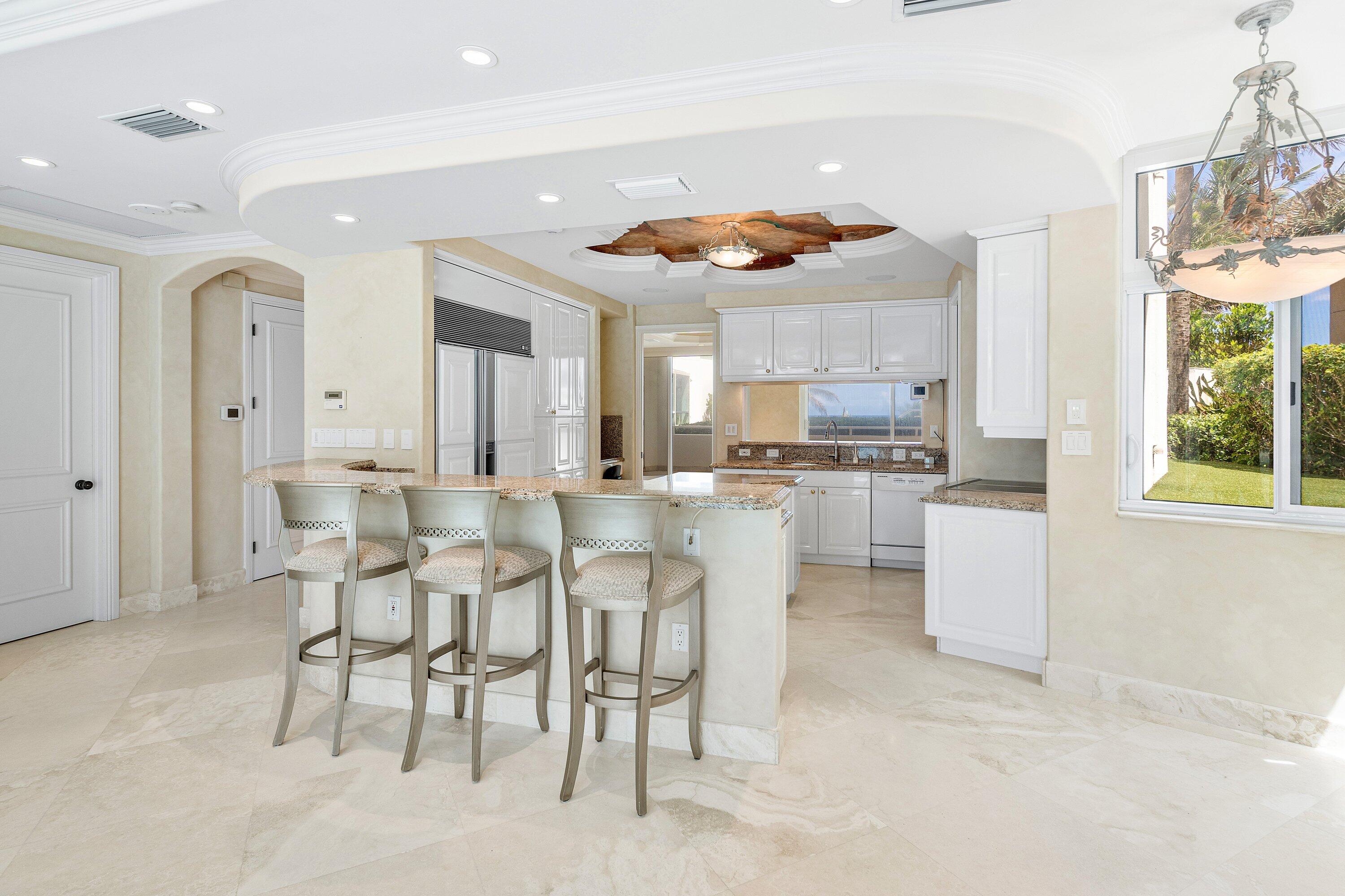 ARAGON CONDO - Residential