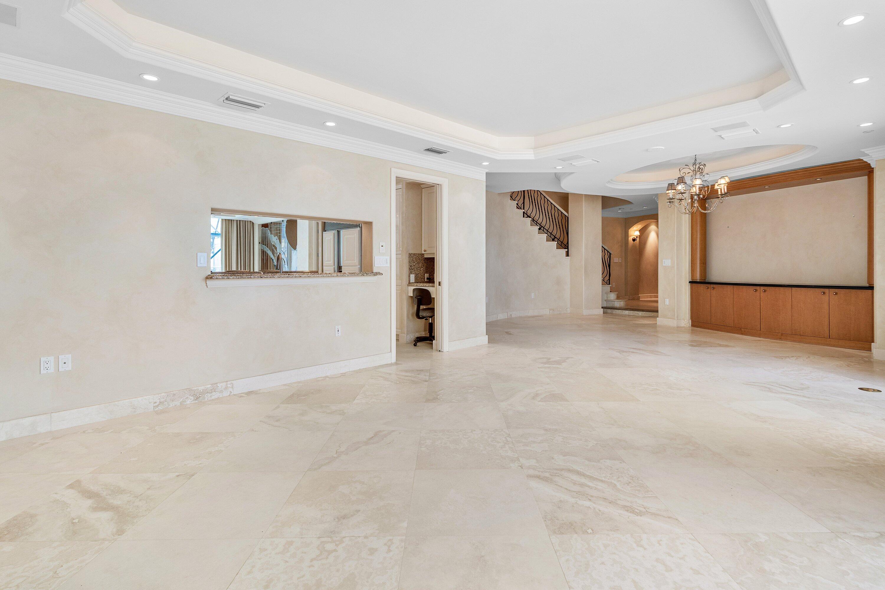 ARAGON CONDO - Residential