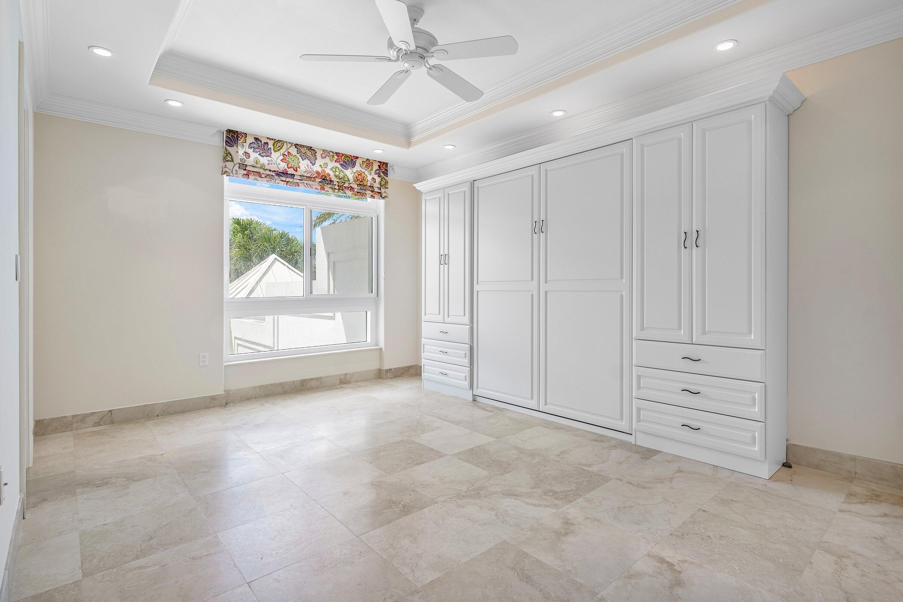 ARAGON CONDO - Residential