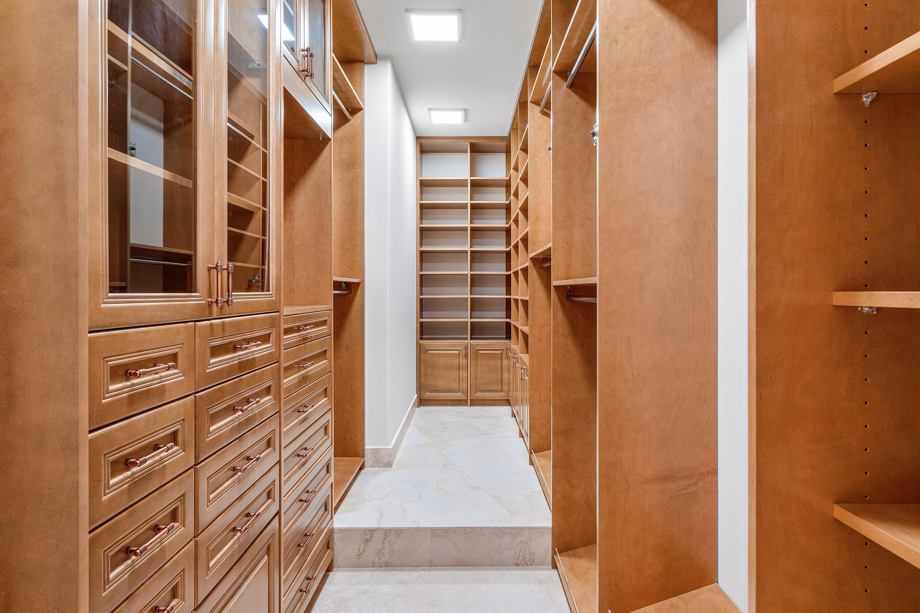 ARAGON CONDO - Residential