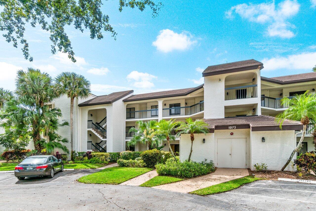 Beautifully renovated 2-bed/2-bath condo in a highly desired gated 55+ community! This spacious corner unit in central Boynton Beach offers elevator access and a bright, open layout with a combined living and dining area. Sliding glass doors lead to a screened-in patio--perfect for enjoying your morning coffee or afternoon cocktail. Featuring brand-new flooring throughout, a modern kitchen with stainless steel appliances and quartz countertops, and updated bathrooms. Enjoy resort-style amenities, including an active clubhouse with a cafe, heated pool, spa, beauty salon, fitness center, and more. Conveniently located near the Florida Turnpike and I-95!