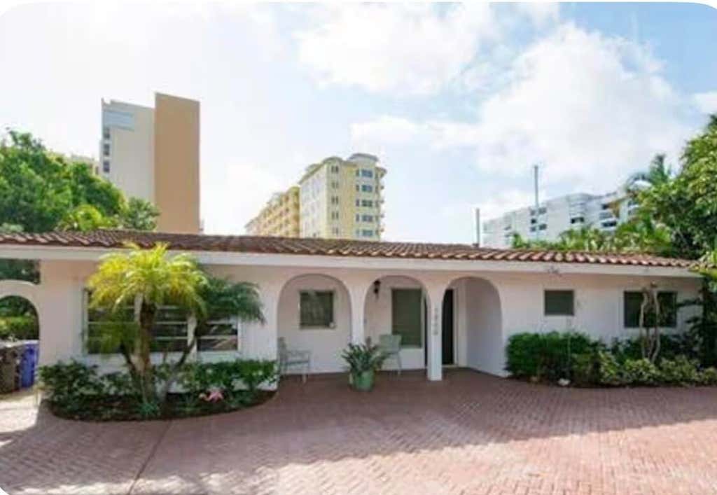 Photo of 1800 E TERRA MAR Drive, Lauderdale By The Sea, FL 33062 (MLS # B26062696)