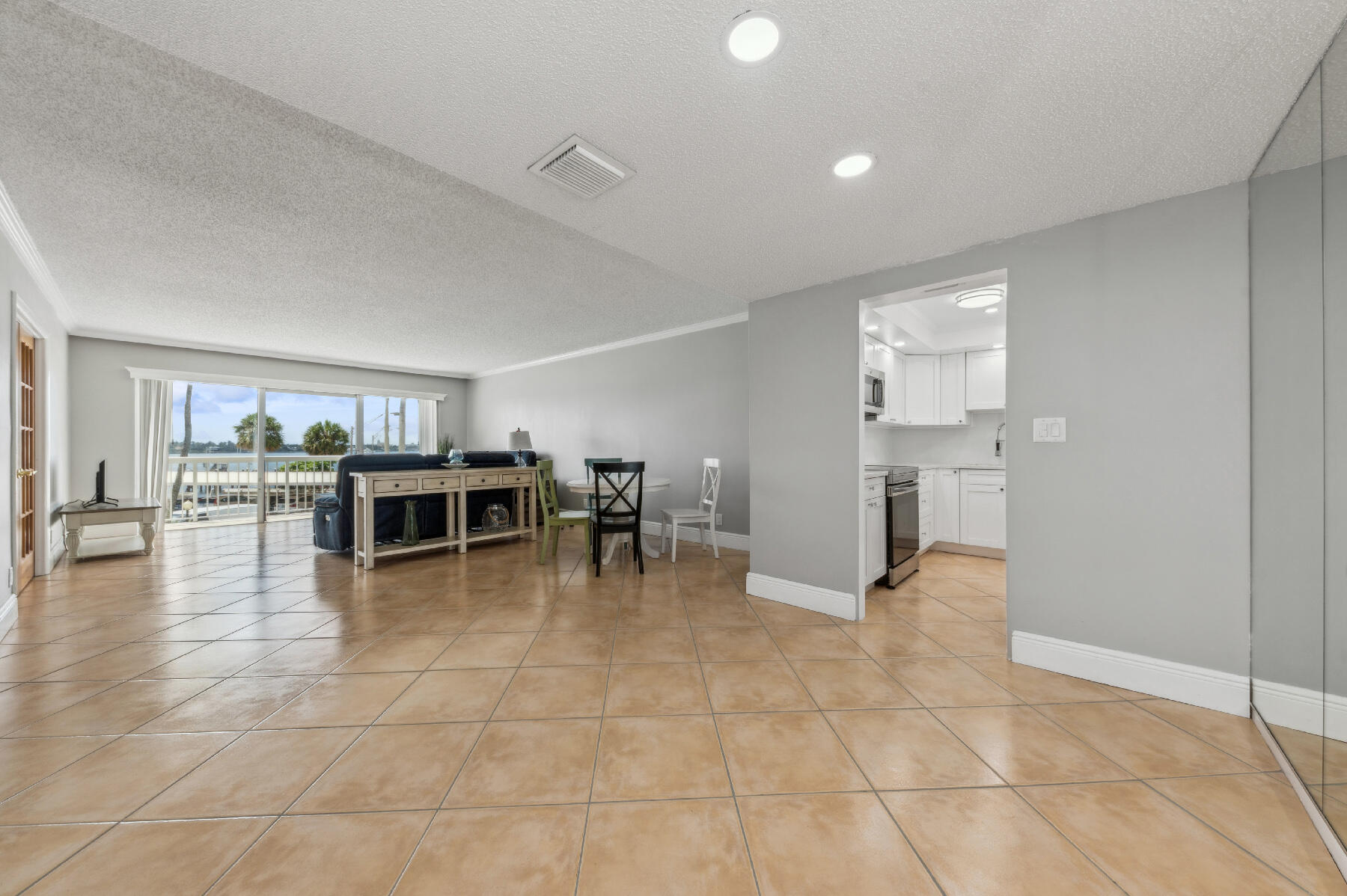 2600 N Flagler Drive 209