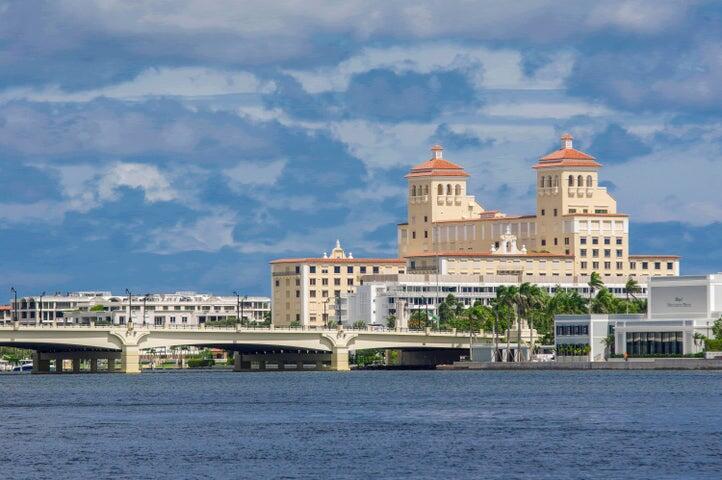 Slade Condo - Residential