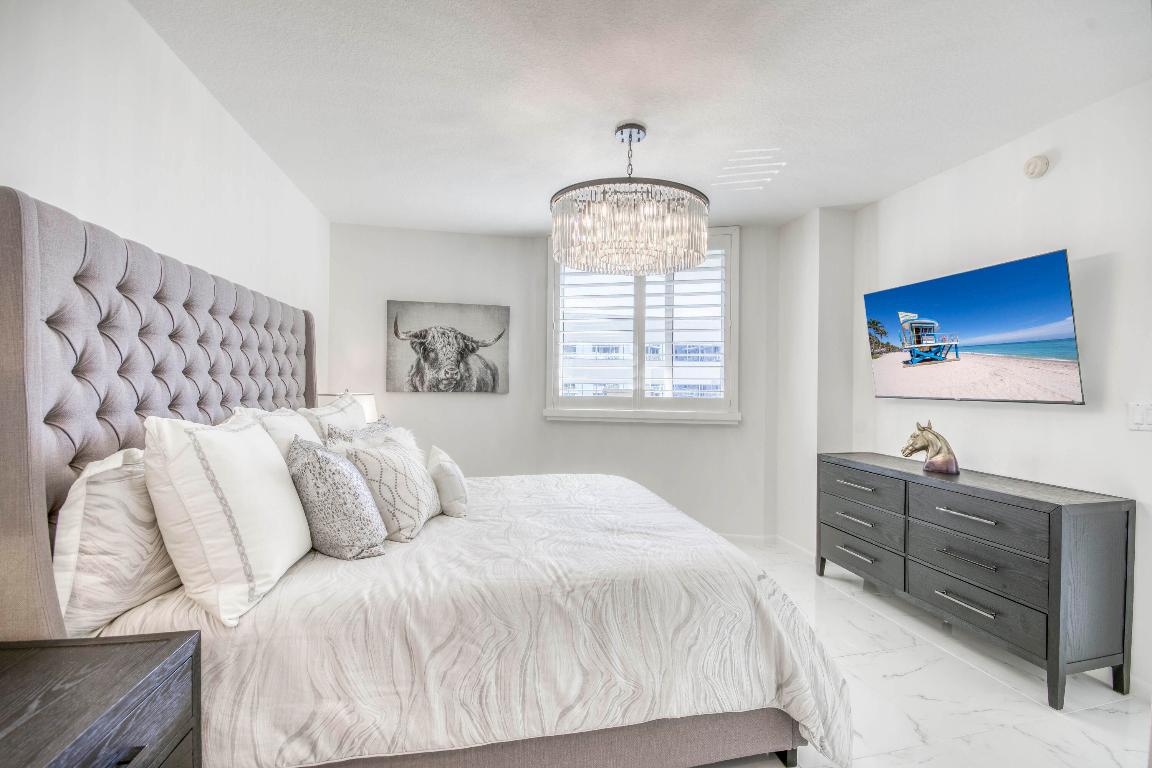 Slade Condo - Residential