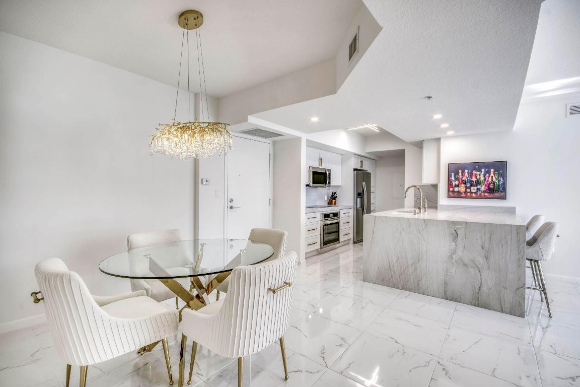 Slade Condo - Residential