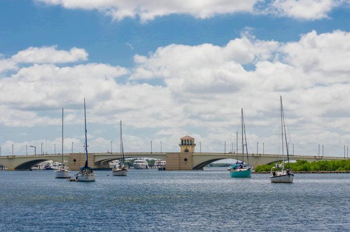 Slade Condo - Residential