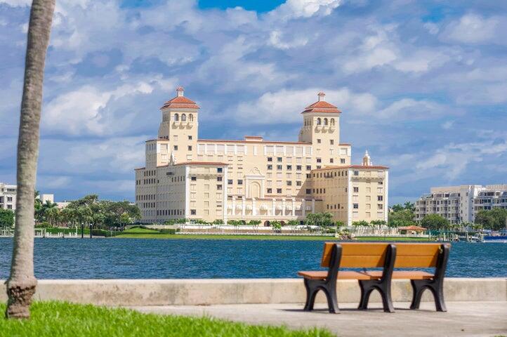 Slade Condo - Residential