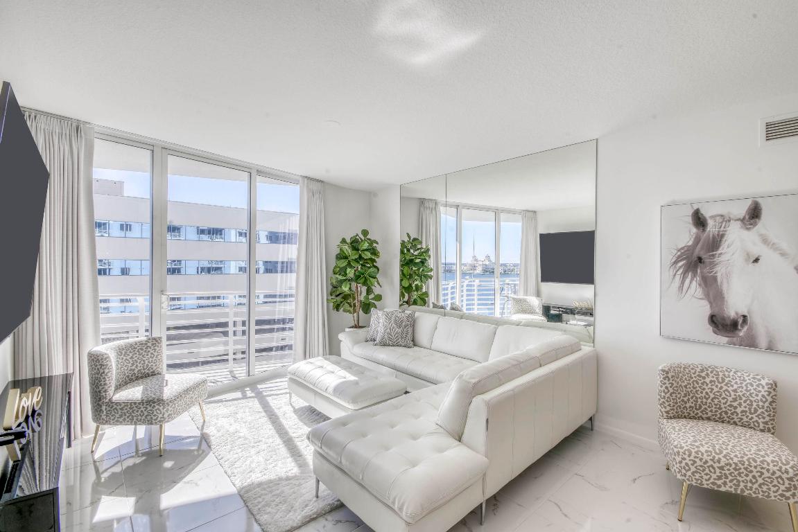 Slade Condo - Residential