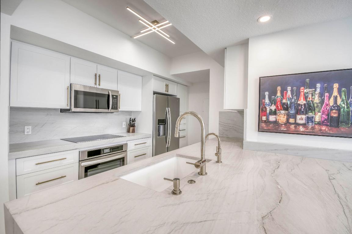 Slade Condo - Residential