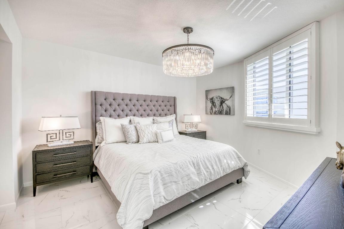 Slade Condo - Residential