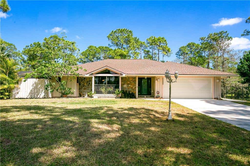 Photo of 15648 83rd Way N, Palm Beach Gardens, FL 33418 (MLS # F10373578)