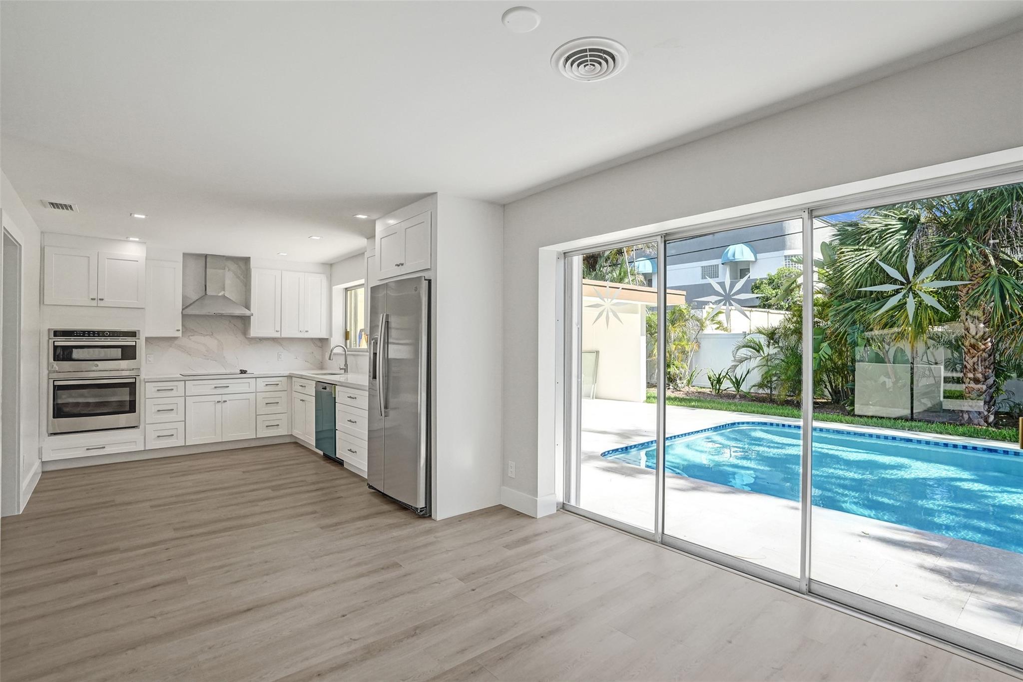 Lighthouse Point Ext 2nd - Residential