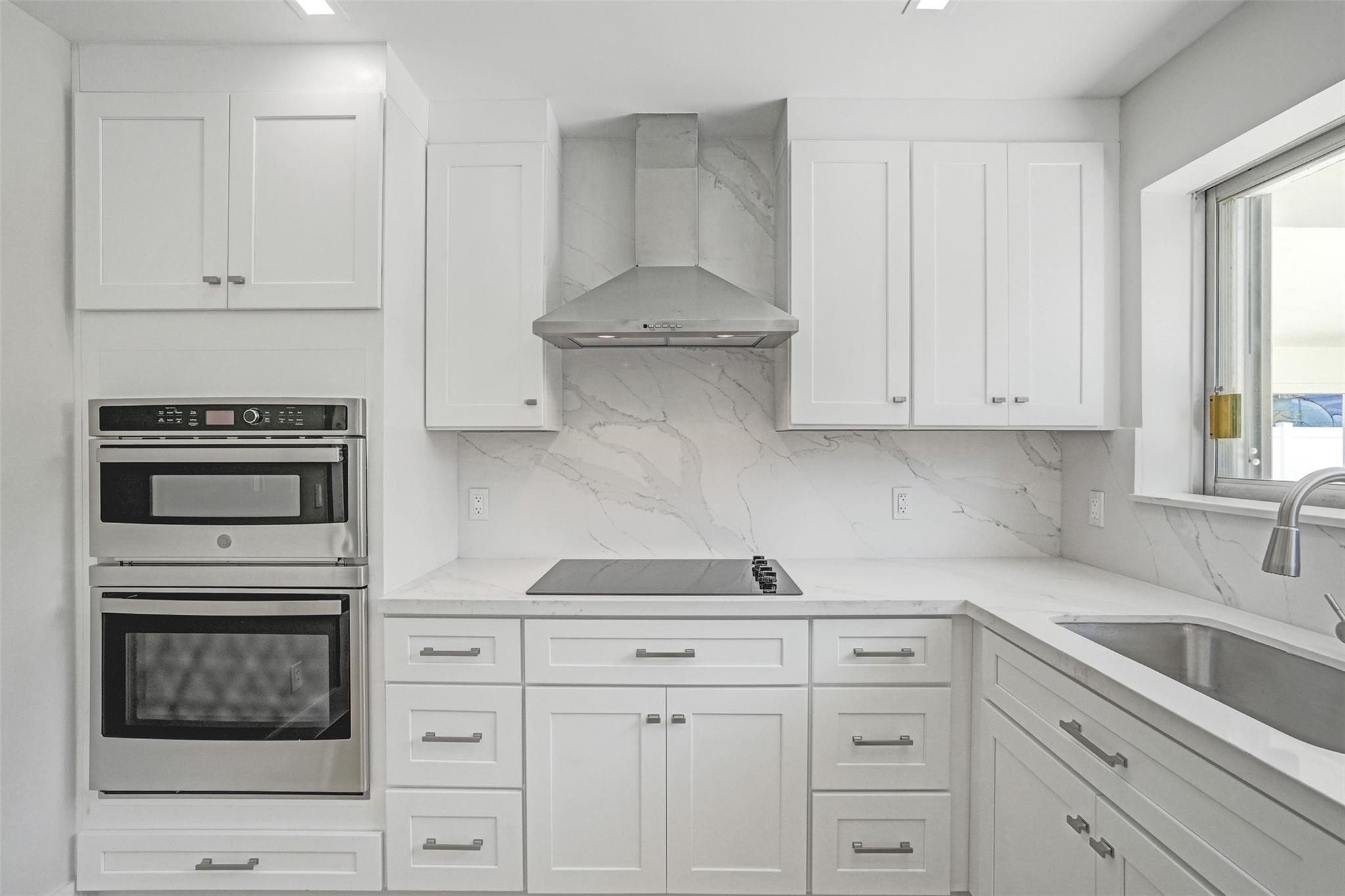 Lighthouse Point Ext 2nd - Residential