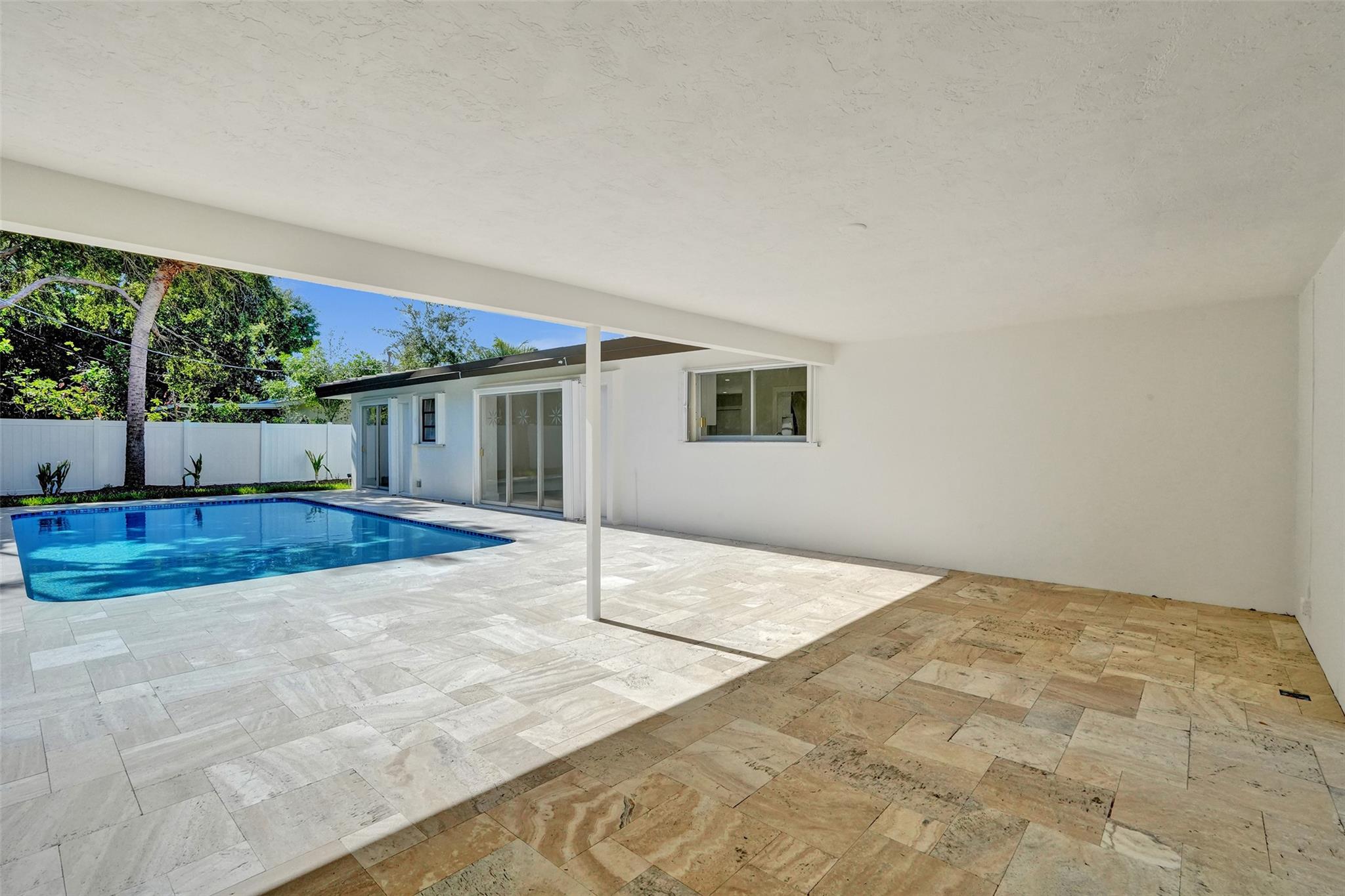 Lighthouse Point Ext 2nd - Residential