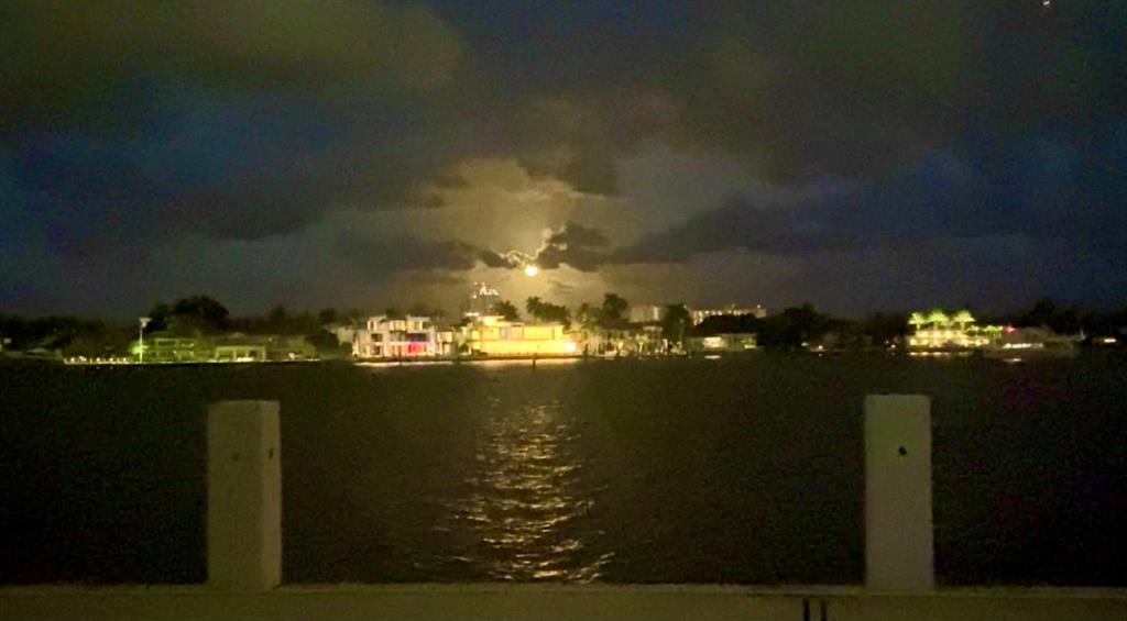 LAUDERDALE HARBORS SEC A - Residential