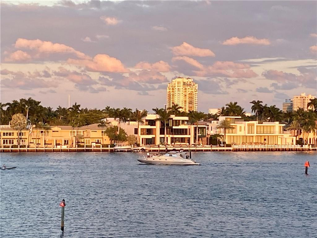 LAUDERDALE HARBORS SEC A - Residential