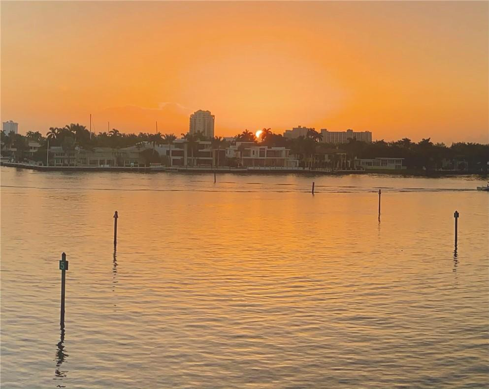 LAUDERDALE HARBORS SEC A - Residential