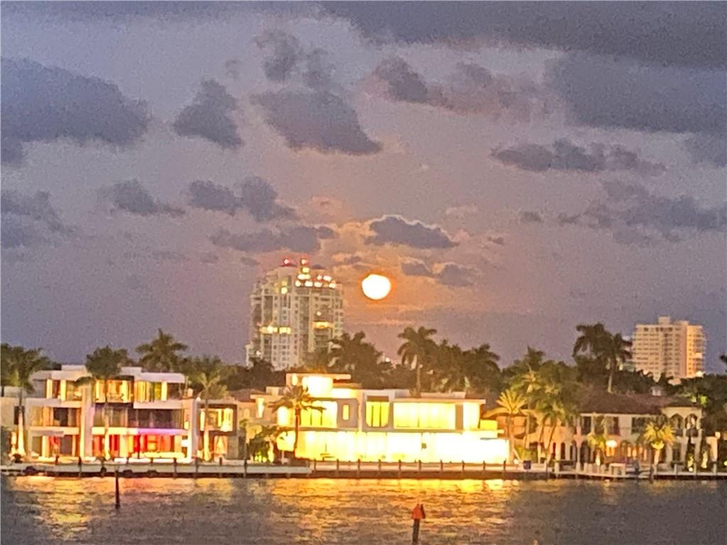 LAUDERDALE HARBORS SEC A - Residential