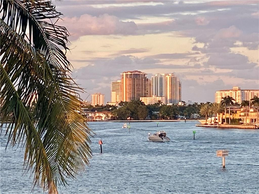 LAUDERDALE HARBORS SEC A - Residential