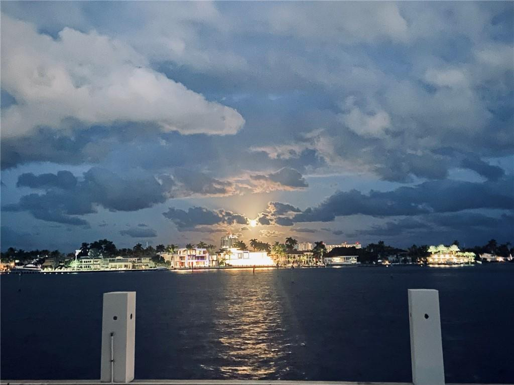 LAUDERDALE HARBORS SEC A - Residential